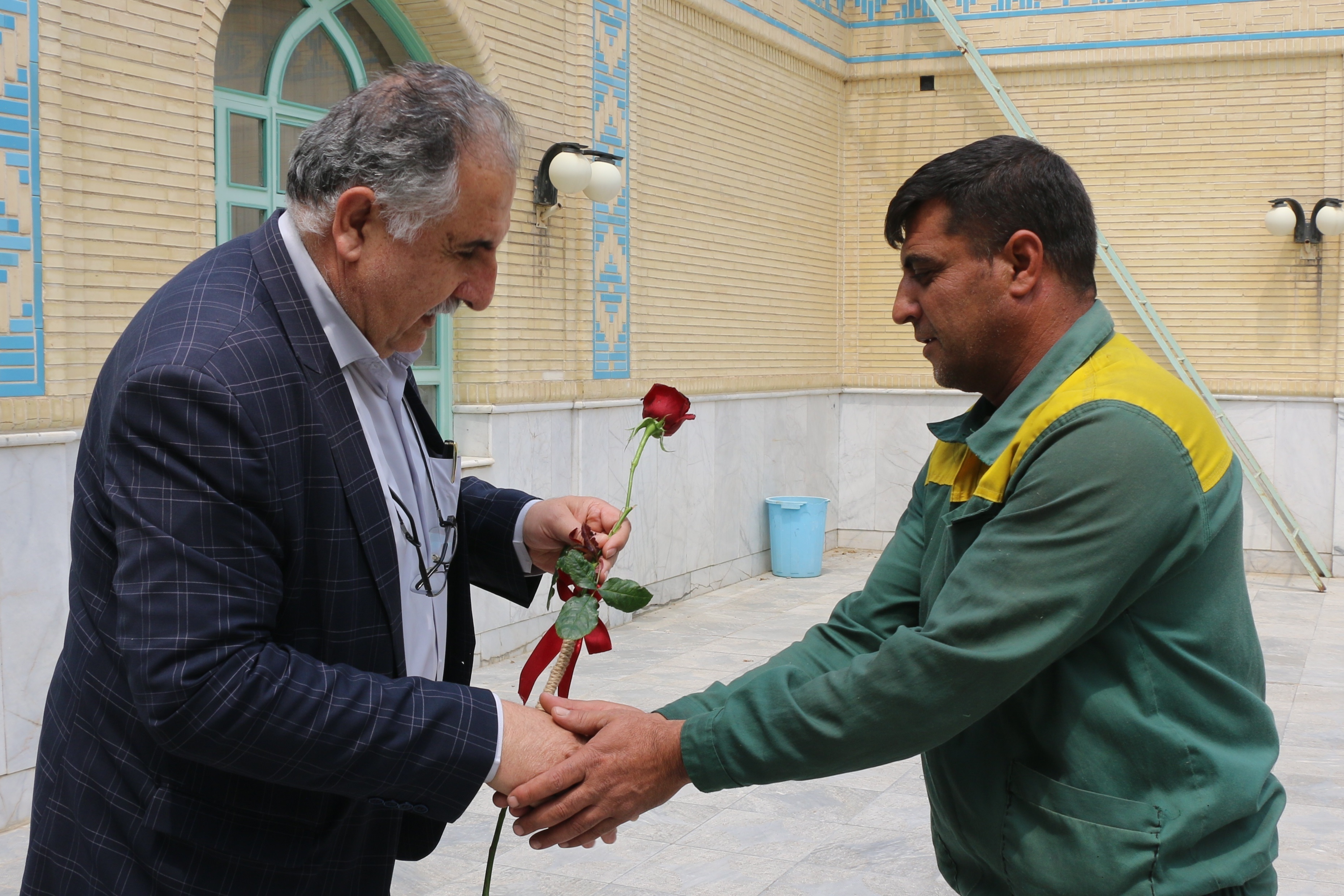 تجلیل از کارگران دانشکدگان همزمان با روز کارگر